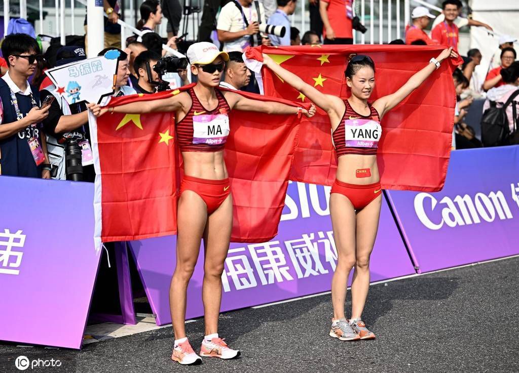 The Athletic撰文谈到了巴萨的情况，该文表示巴萨高层对球队输给赫罗纳感到痛苦，若球队周末再输球，可能会换帅。